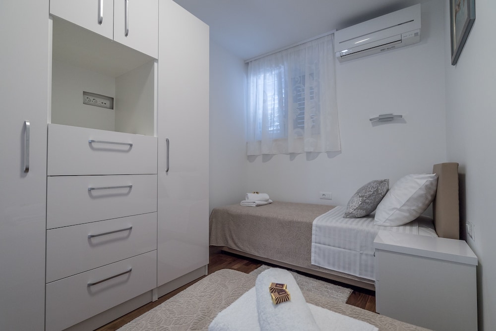 Drop In Split Suites photo 4