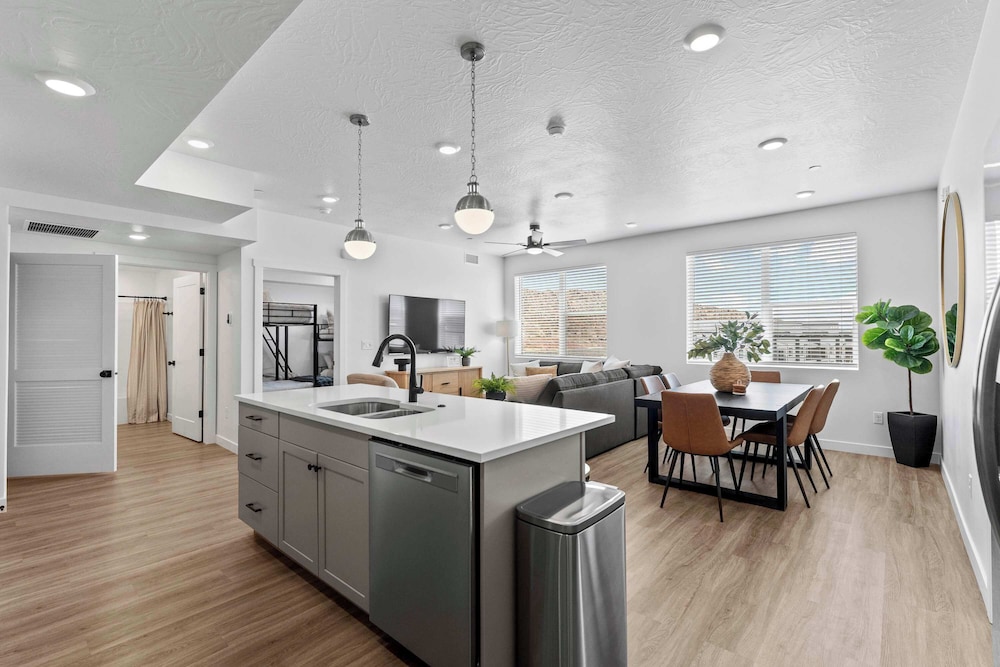 Terra Vista Stay for 8