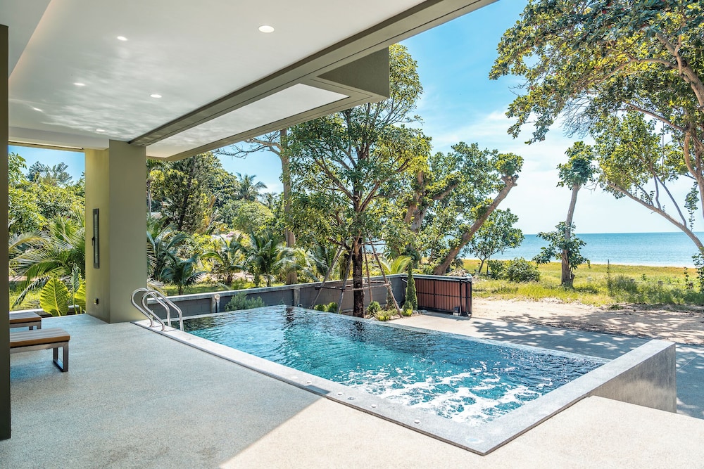 Merbrisa Rayong 4BR - Ao khai beachfront