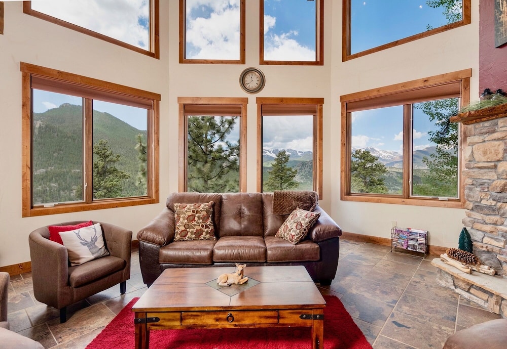 Elk Summit Vacation Home At Windcliff 5 Bedroom Home by RedAwning