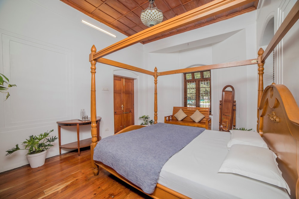 Savithri  Bungalow By XploreIndo