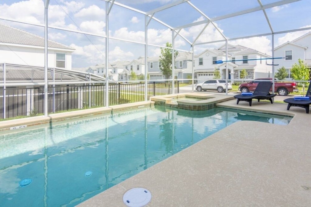 6 Bed 5 Bath Pool, Spa & Game Room 6 Bedroom Villa by Redawning view 5