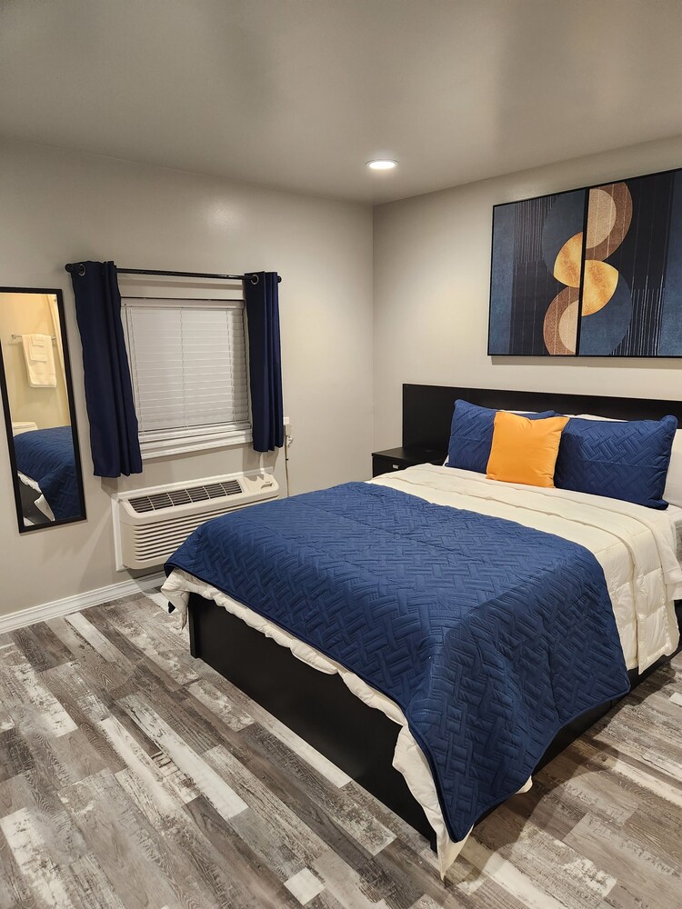 Bartlesville Vacations - Gibson Motel - Property Image 4