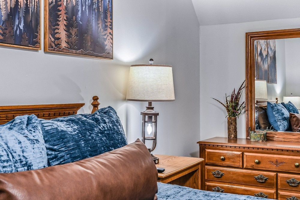 Smoky Mountain Bliss 2 Bedroom Cabin