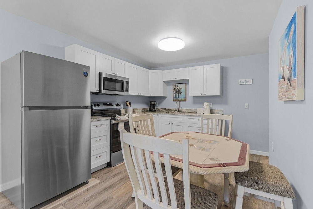 412/815 Tropical Tide Duplex: 4bd, Walk To Times Square! 4 Bedroom Home