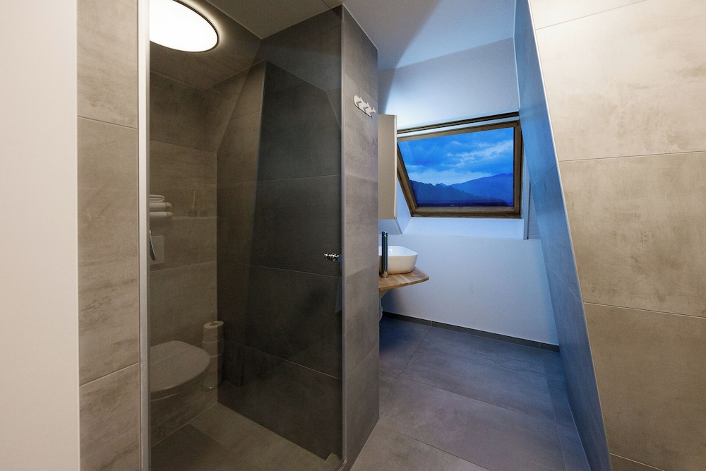 BERG&BERG APARTMENTS-Spiez Self Check-In