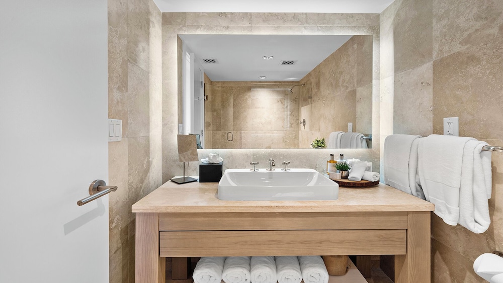 Luxury Vacation Rentals at 1 Hotel & Homes by LRMB