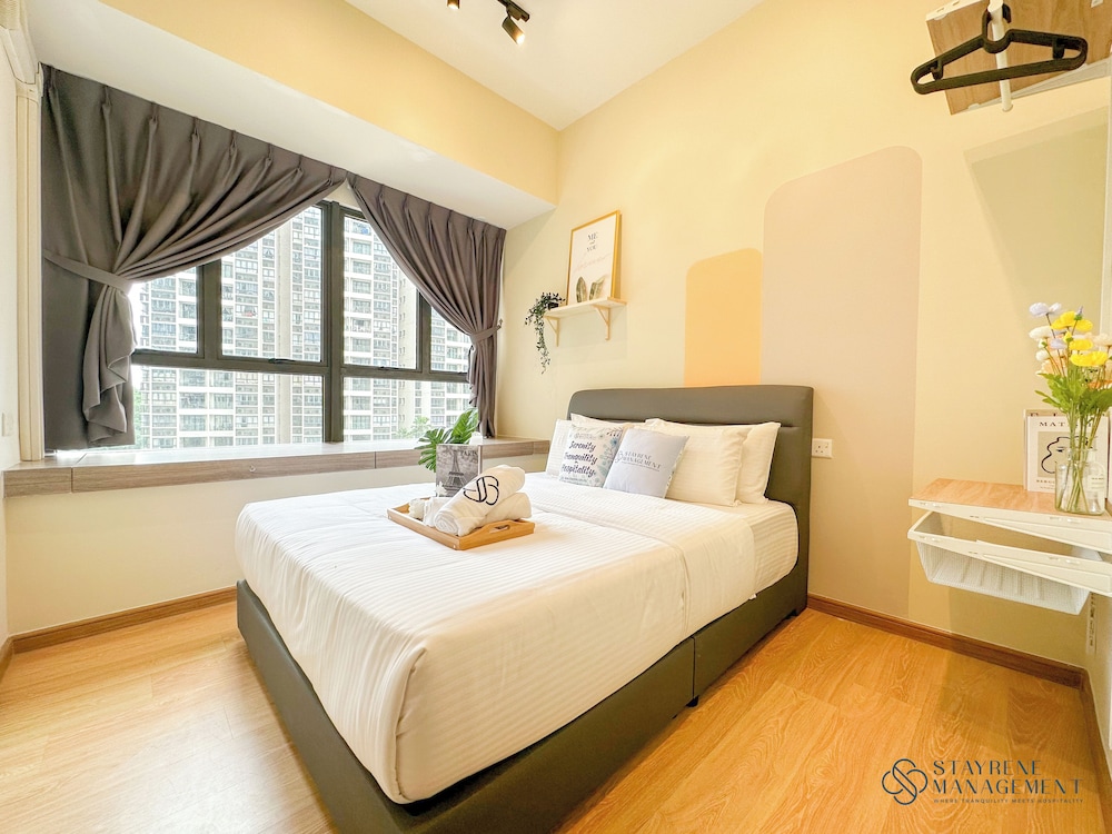Country Garden Danga Bay Sea View Homestay by Stayrene