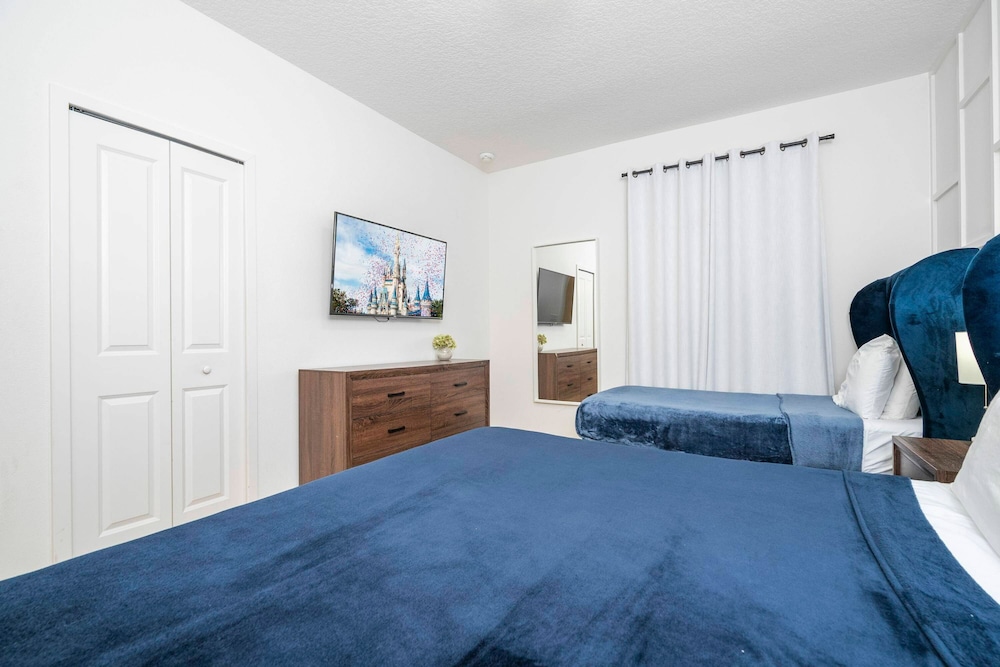 Spacious 12br Family Villa Near Disney Bella Vida