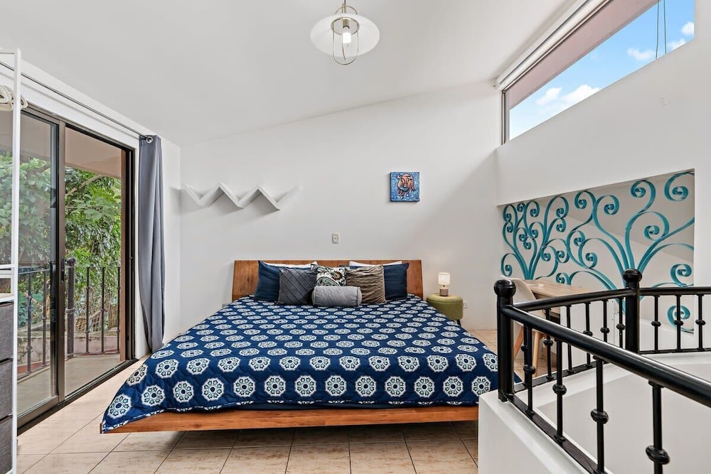 Bright and Spacious Loft-Style Apartment a Five-Minute Walk to the Beach