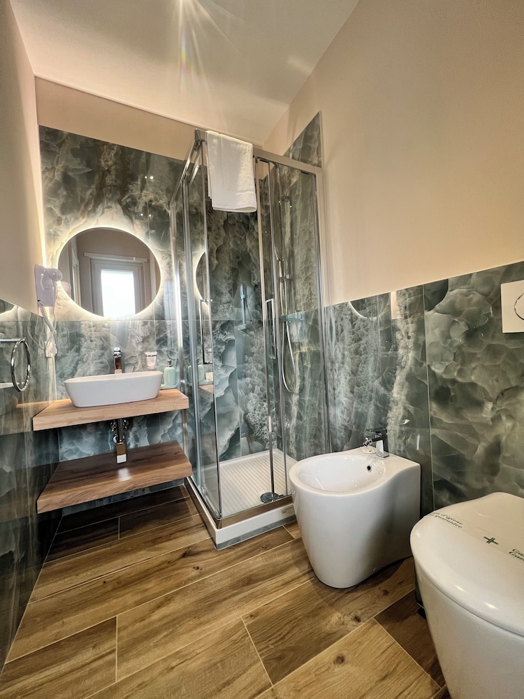 Raffaelli Suite