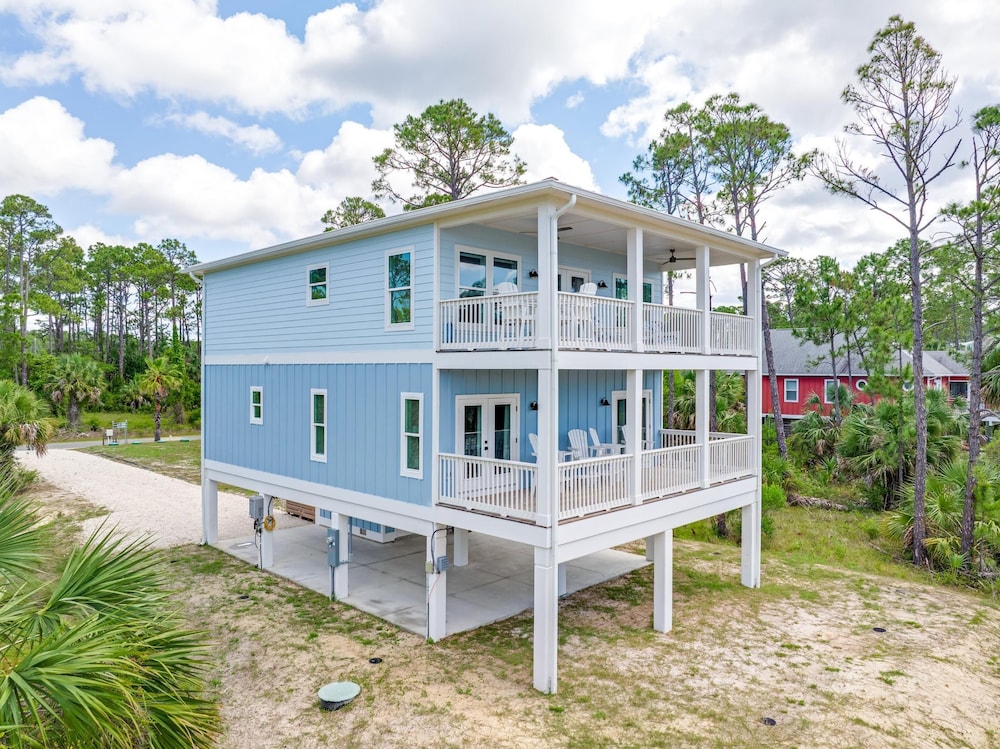 Beach House - Cottage at Indian Summer