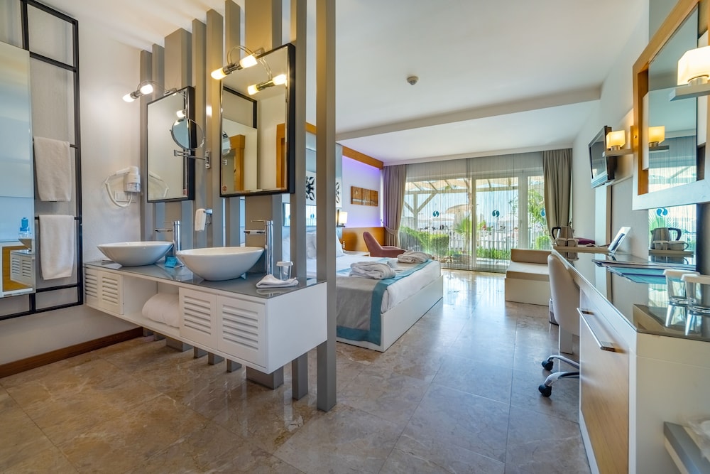 Flora Garden Beach Club - All inclusive