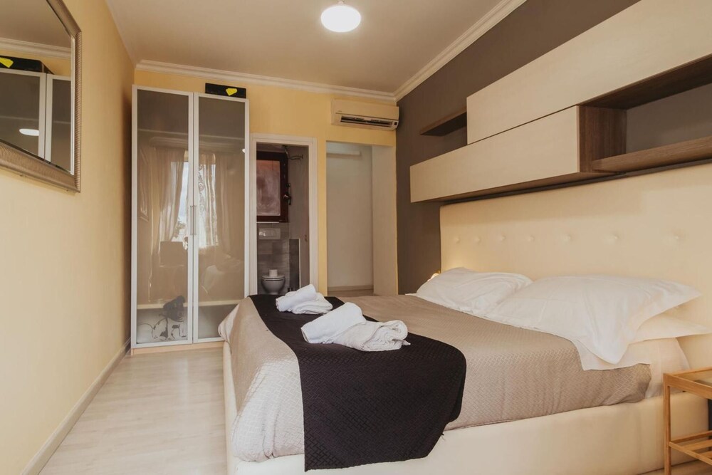 Rhome 18
