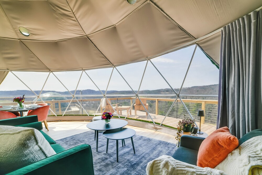 The Bear Dome w/ Barrel Hot Tub in Franklin!