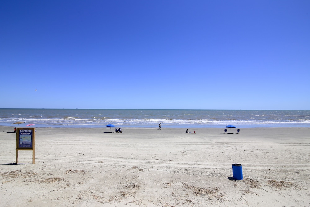 By The Sea Gulf View Deluxe Condo