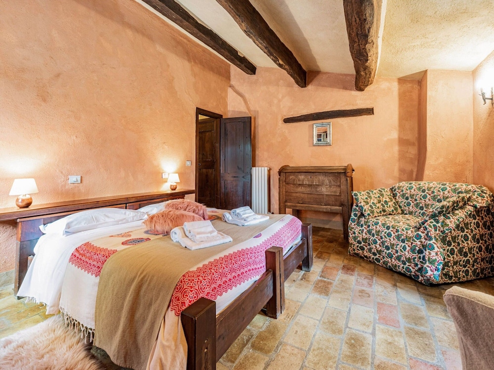 Captivating Apartment in Assisi With Swimming Pool view 4