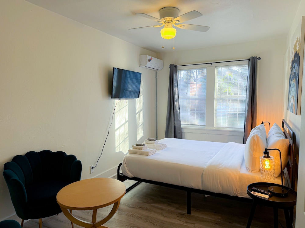 Renovated 2BR Near Paseo With Wifi Smart TV 31B