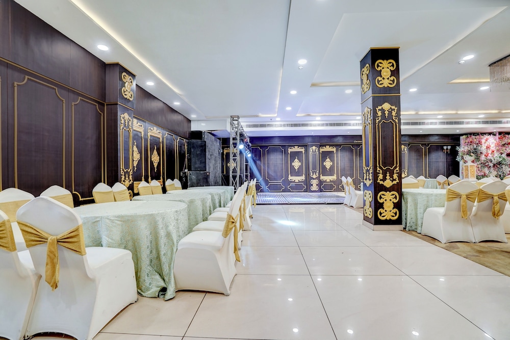Nirvana Hotel & Banquet