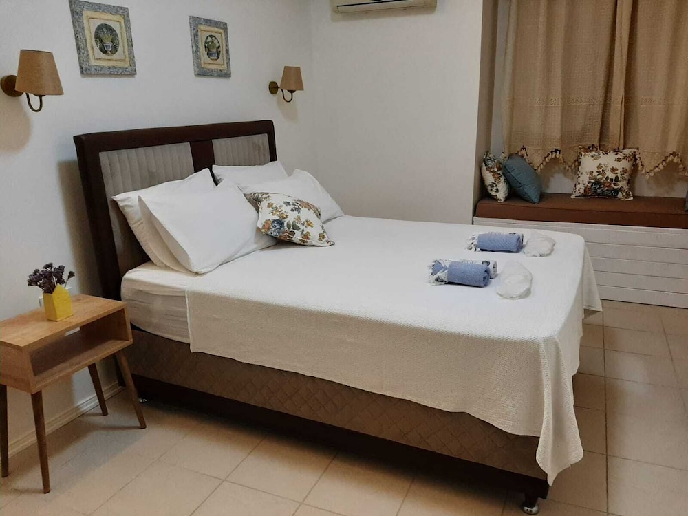 Delos Otel