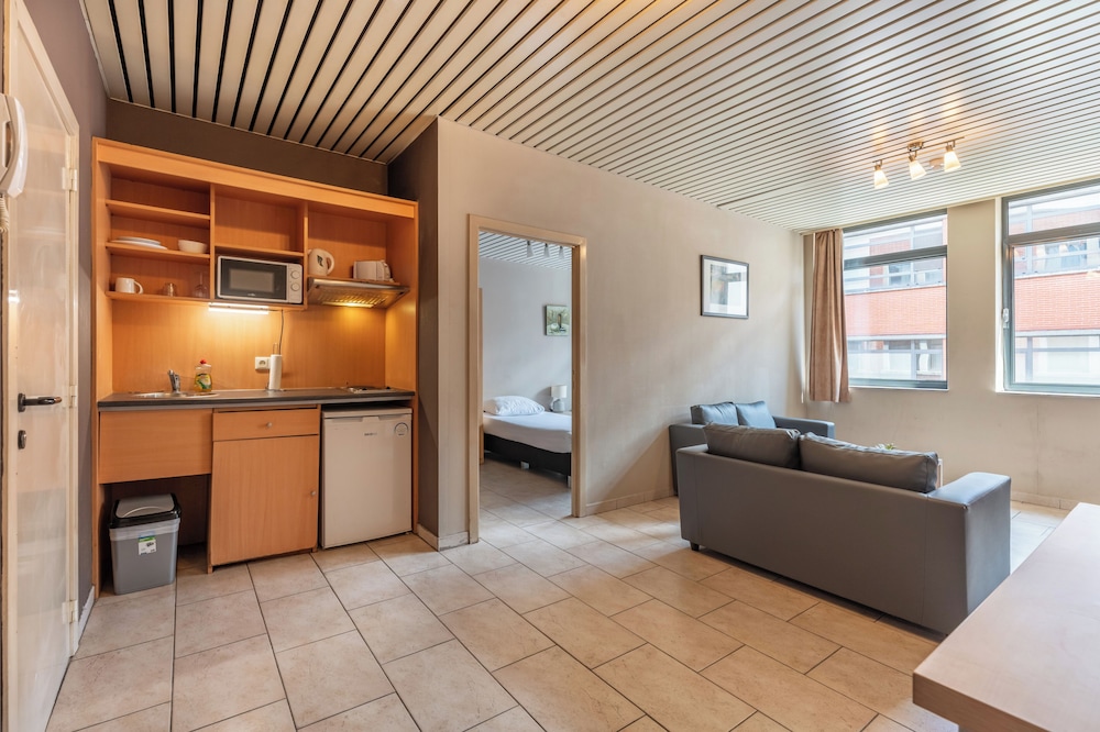 Room-one Bedroom Apartment Near North S