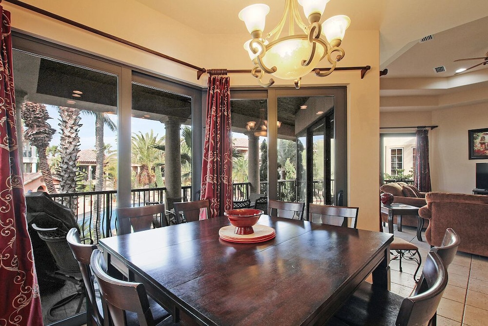 Bel Sol Luxury Tuscan-style Home Steps to Private Tropical Pool by Redawning