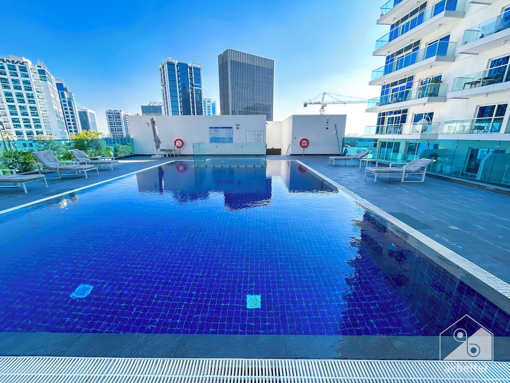 Gorgeous Studio With Balcony Business Bay