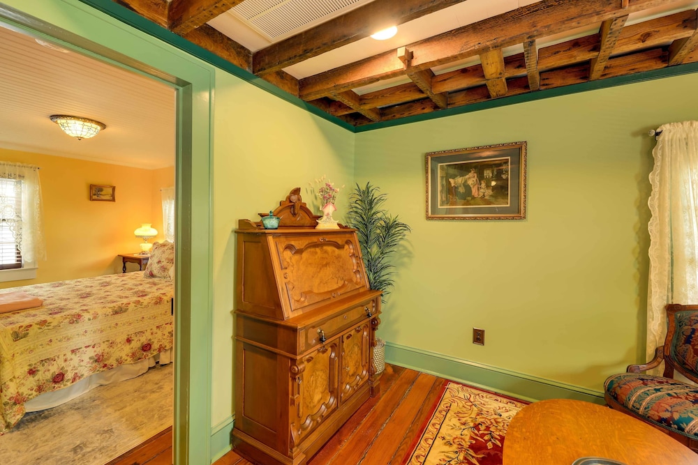 Victorian New Bern Vacation Rental In Downtown! view 5