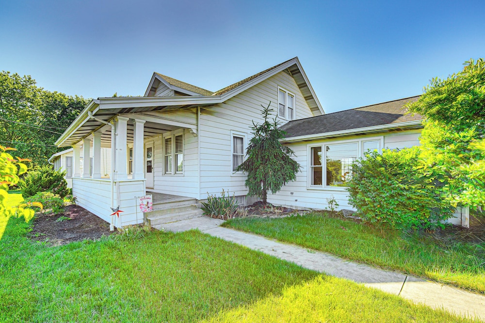 5 Mi to Hersheypark: Family Home w/ Game Room view 2