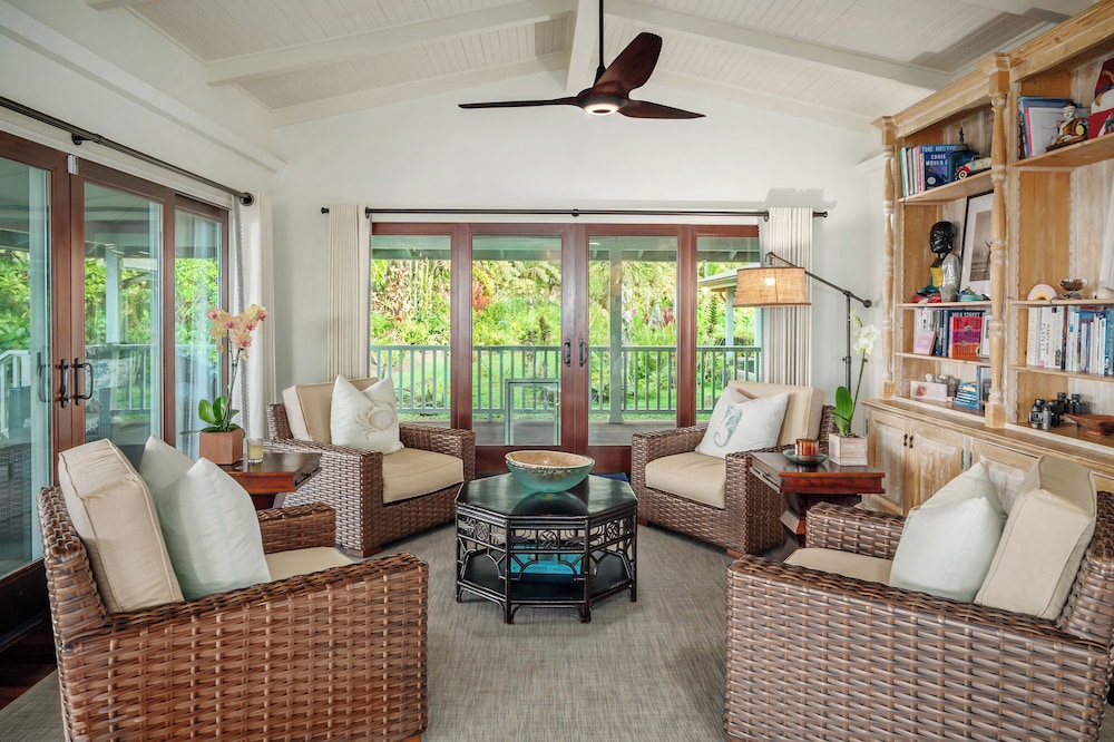 Secret Beach House in Kilauea