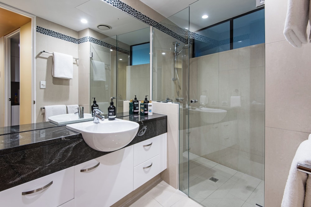 Edge 18 Waterfront Luxury
