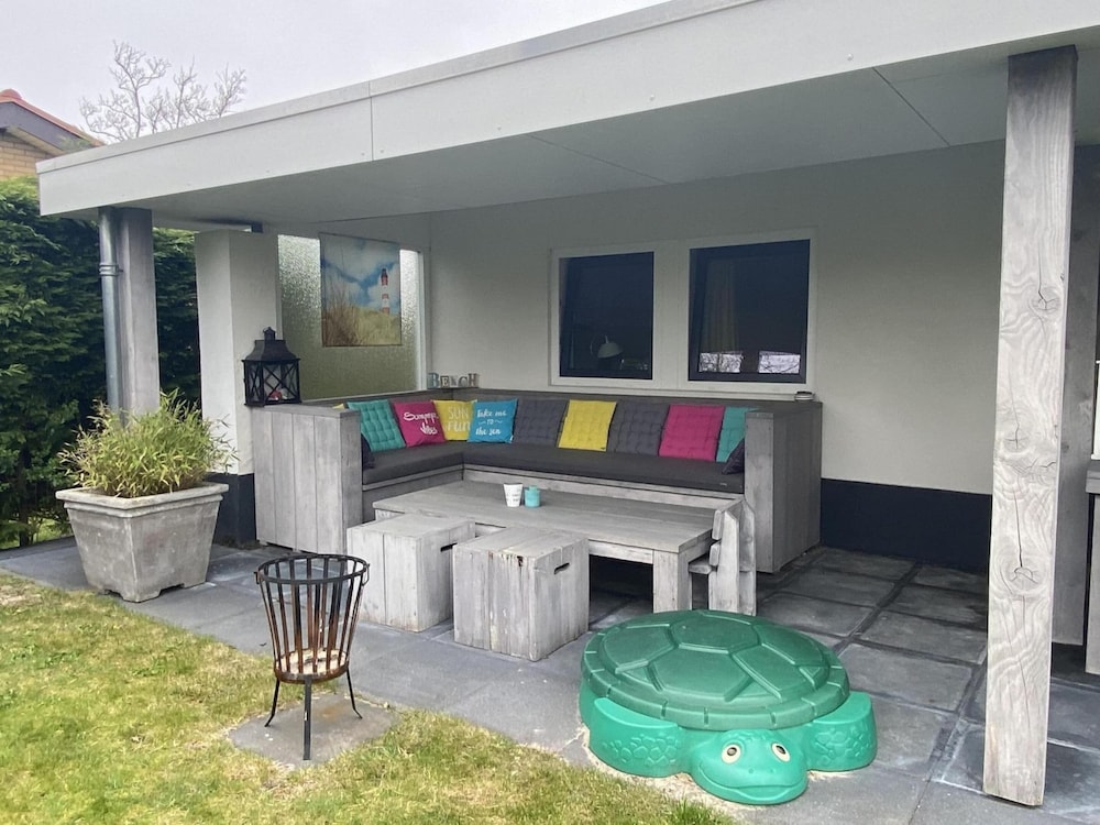 Lovely Holiday Bungalow With Garden