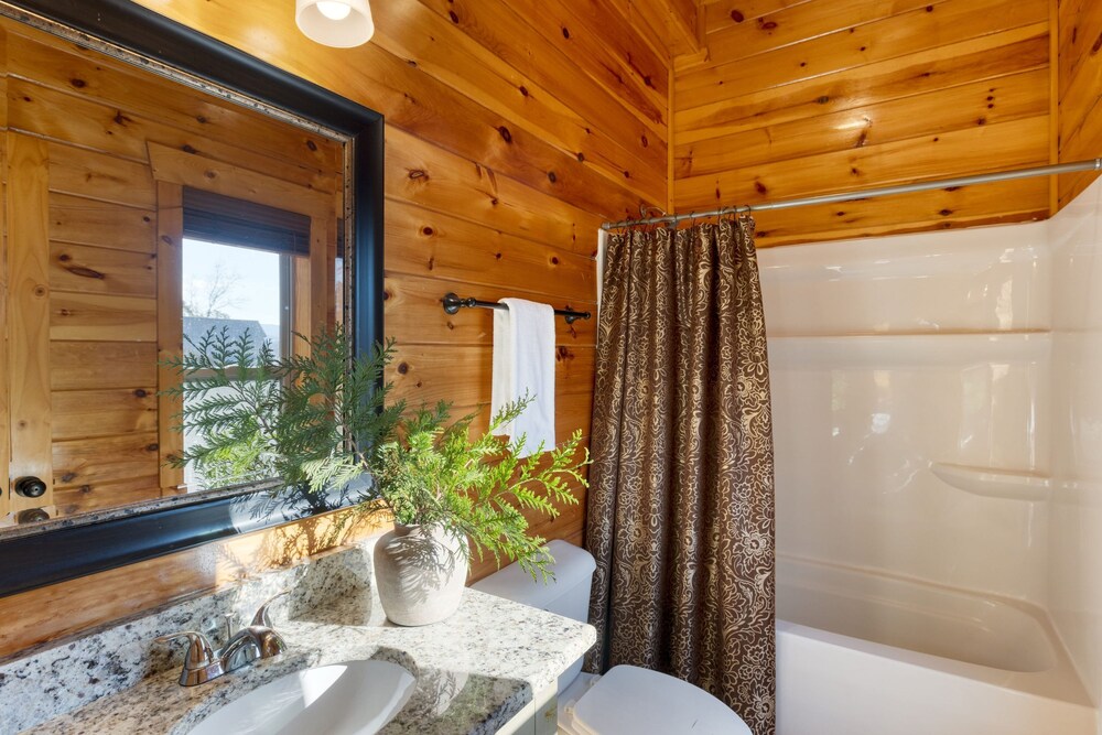 100 Guests Blackthorn Sister Smokies Homes Luxury Mountain Retreat