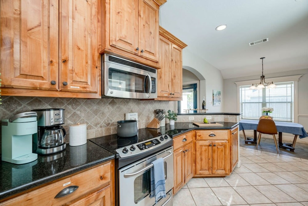 4bed 3bath Close2a M Santa s Wonderland Hospital L2 EV