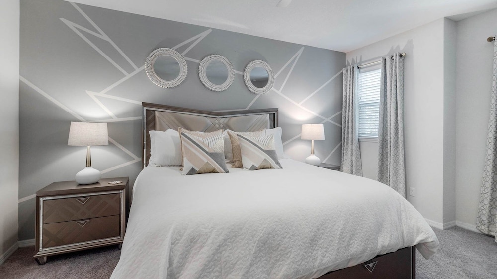 Solara Resort 5 Bedroom Home with Pool + Game Room 5 Home