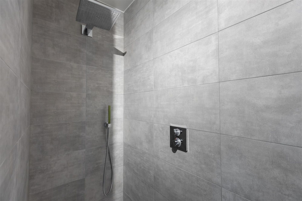 Spacious New-build Apartment With Large Terrace