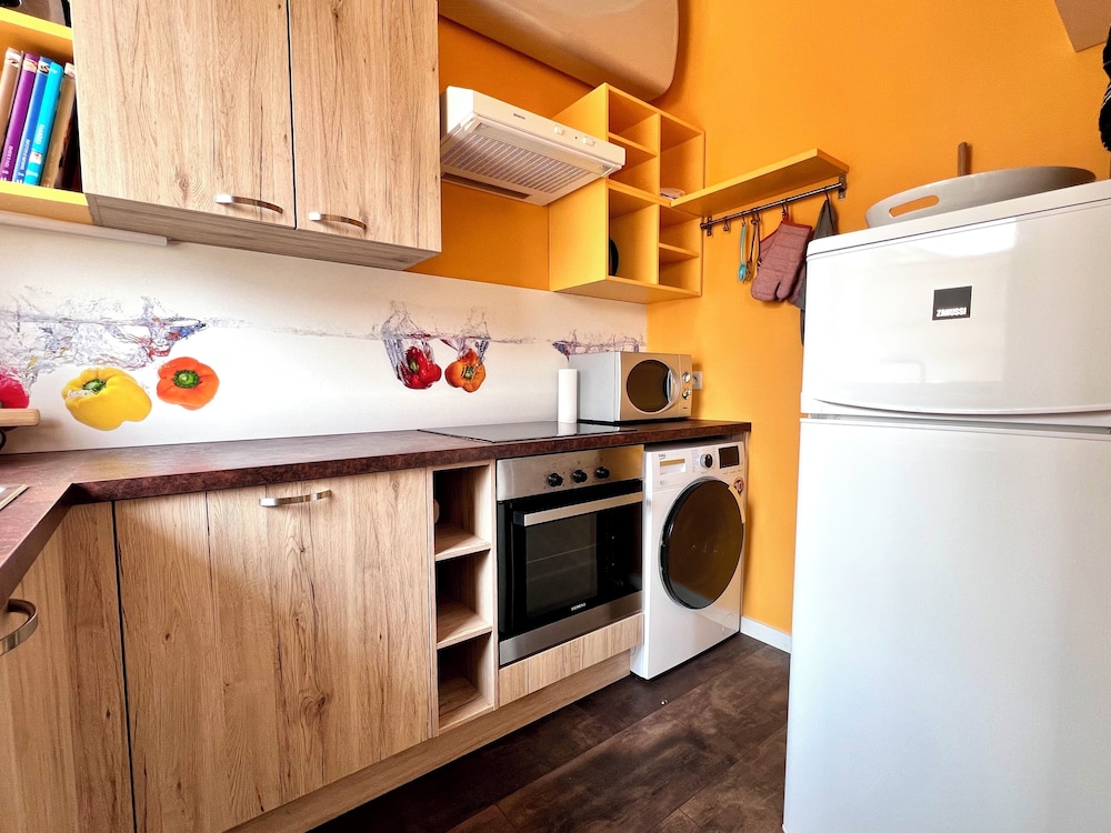Beachfront & Sea View Sleeps 6