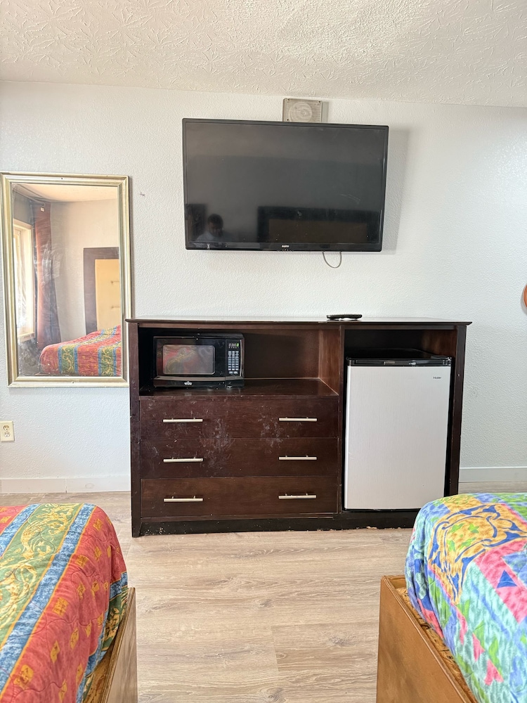 BlissPoint Inn FKA Motel 6t7
