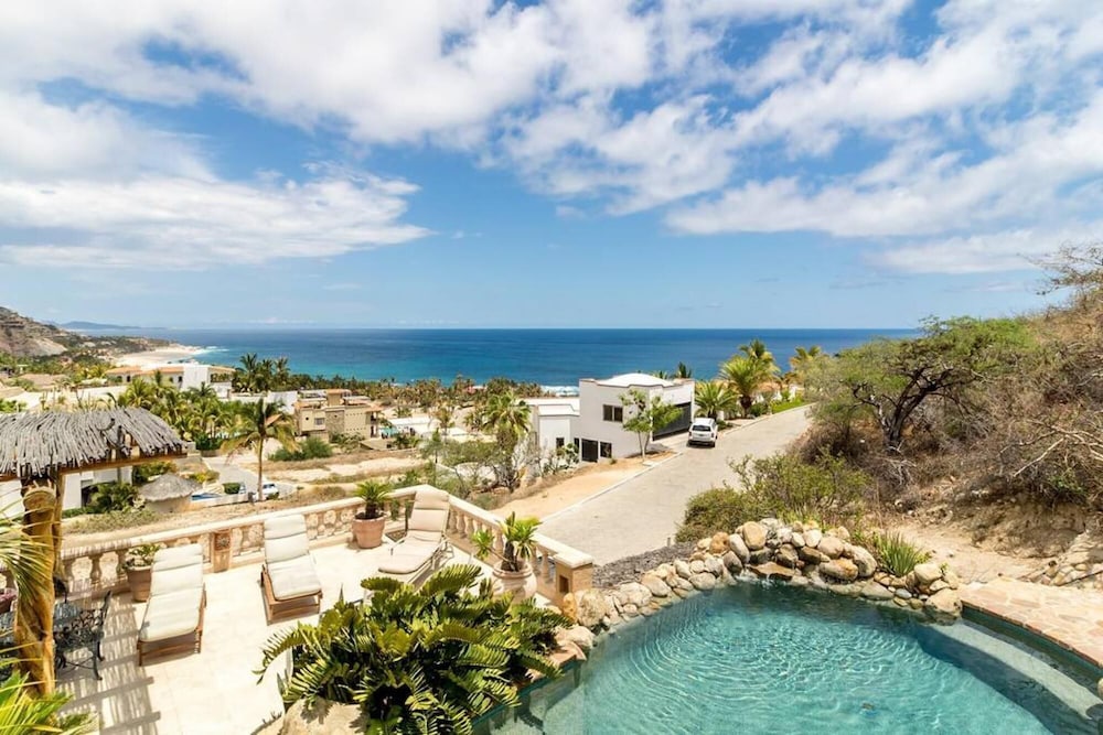 Vista Hermosa Overlooks Sea From Every Room view 4