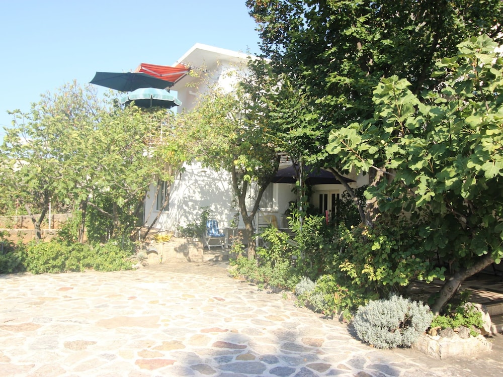 Simplistic Apartment in Starigrad near Sea view 5