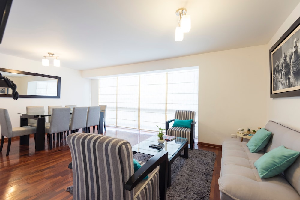 ALU Apartments - Miraflores Boardwalk