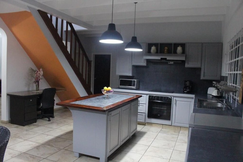Stephna Residence