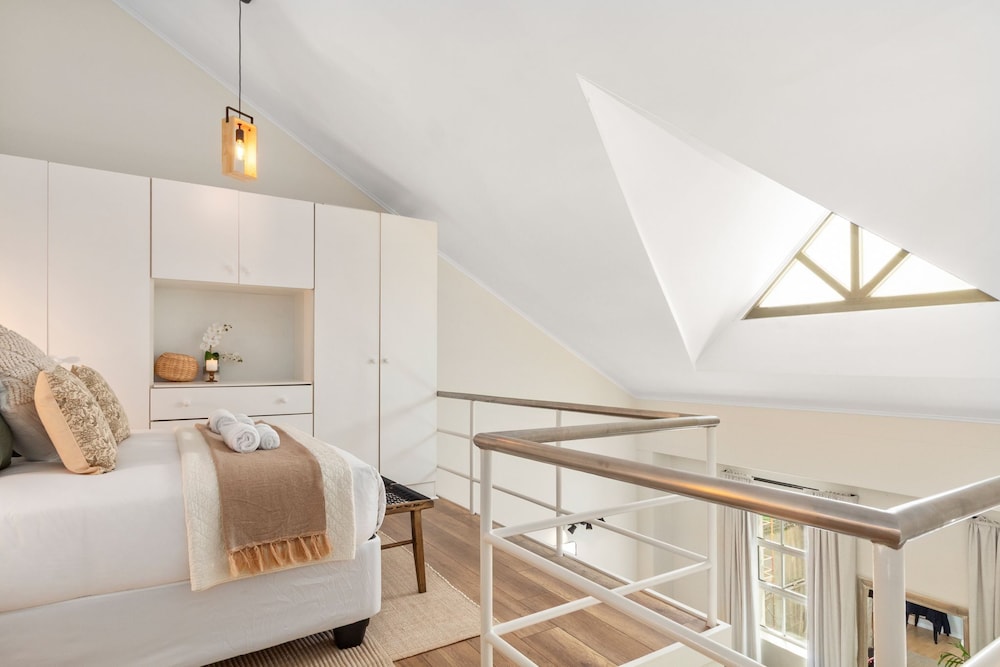 104 Hideaway Loft Studio