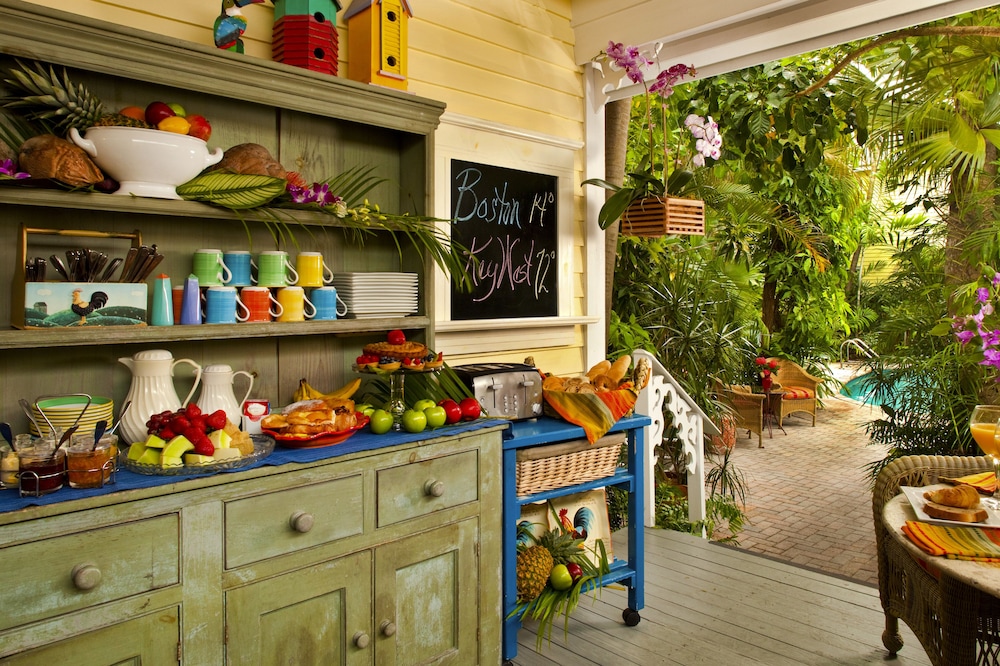 Tropical Inn