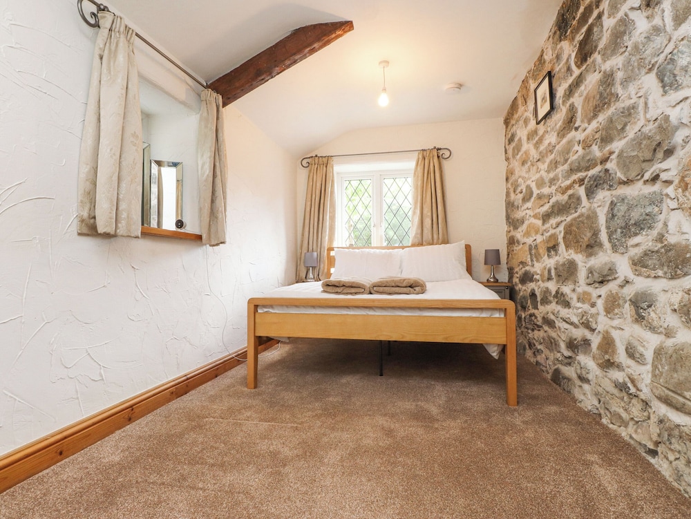 Ty'n Pwll Farm
