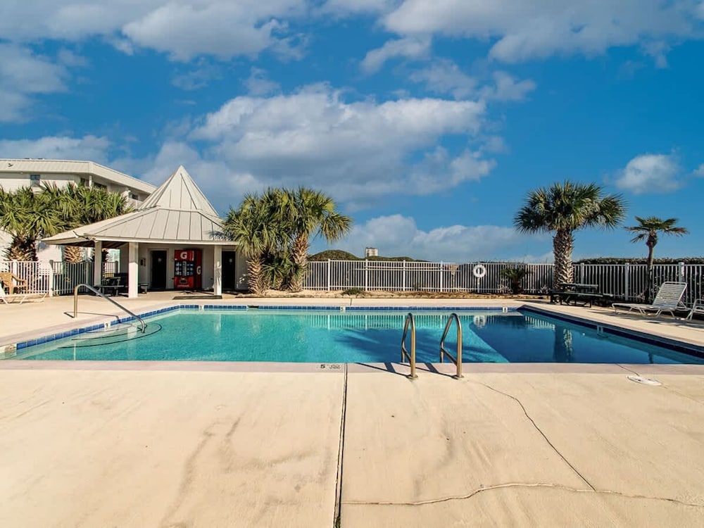 Good Vibes - The Affordable Beach Vacay
