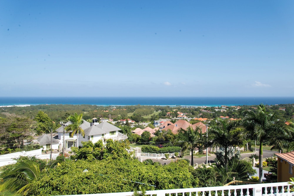 Hatfield South Villa