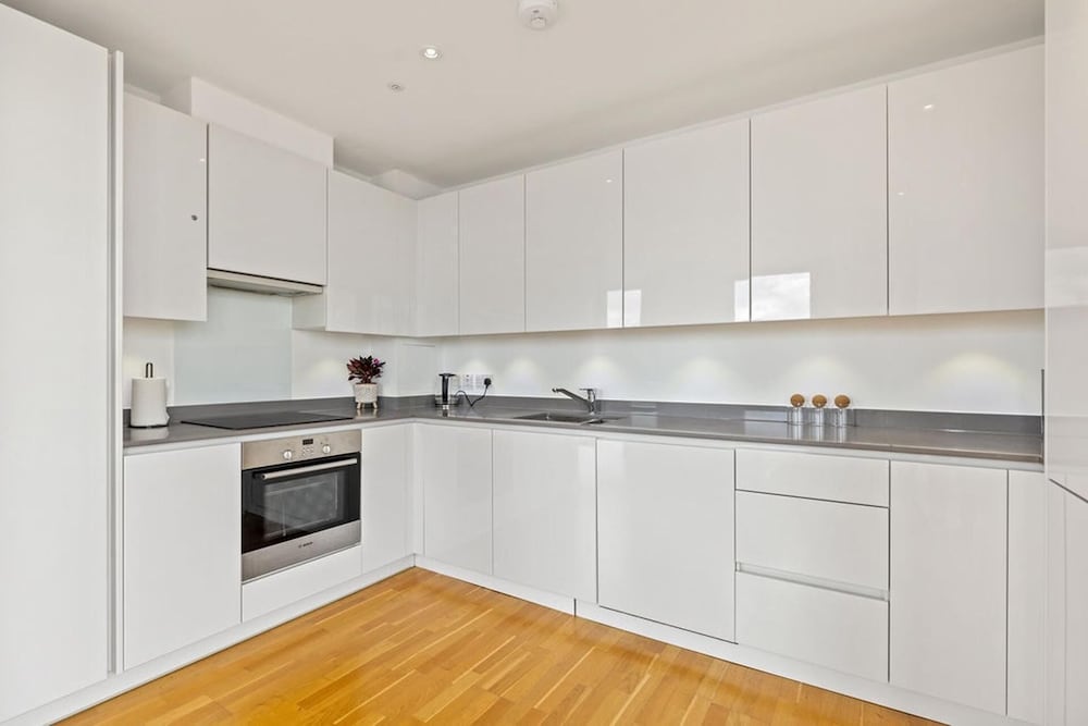East Village Luxury Apartment - London