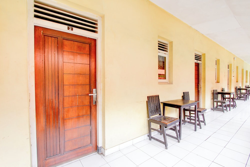 OYO 94761 Hotel Indah