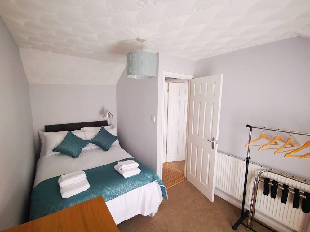 2-bed Cottage Close to Bike Park Wales & Penfan view 3